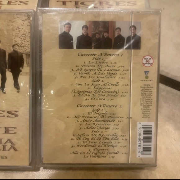 Los Tigres del Norte 2 cassettes - Picture 2 of 3